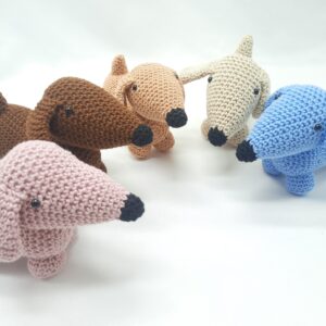 Gehaakte teckel knuffel